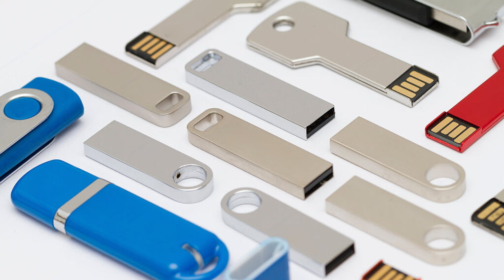 Las ventajas de usar USB respecto subir archivos a la nube