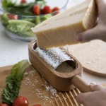 Rallador de queso parmesano inteligente apto para el lavavajillas color madera cuarta vista