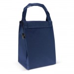 Bolsa nevera plegable convertible en una manta de picnic color azul oscuro