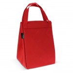 Bolsa nevera plegable convertible en una manta de picnic color rojo