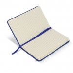 Libreta de RPET y PU de colores vivos con cinta a juego y papel FSC A6 color azul quinta vista