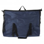 Bolsa de deporte impermeable con doble asa y capacidad de 60L color azul oscuro tercera vista