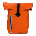 Mochila roll-top impermeable con detalles reflectantes color naranja segunda vista