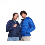 Chaqueta acolchada de poliéster para hombre 290 g/m2 Roly color azul eléctrico imagen de estilo de vida 2