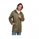 Chubasquero impermeable de poliéster para hombre 210 g/m2 Roly color azul marino imagen de estilo de vida