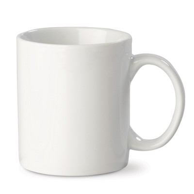 Típica taza blanca de porcelana hecha en EU con capacidad de 300ml